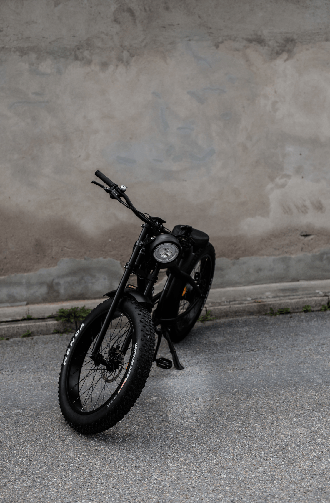 Café Racer E-Bike schwarz