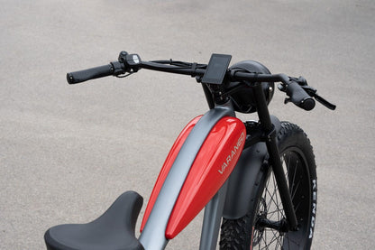 E-Bike im Motorrad-Look rot von oben